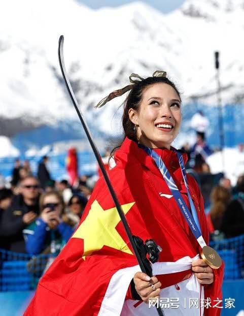 九游下载-谷爱凌完美收官获德约祝贺，郑钦文零互动再掀波澜，外网也炸锅了