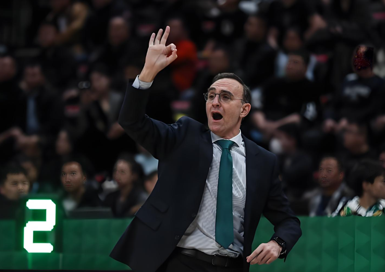 九游官网-狂胜广东16分！乌戈大赞辽宁队2人：发挥得非常出色